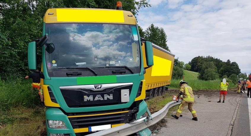 LKW-Unfall auf der BAB A8
