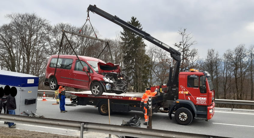Verkehrsunfall mit 3 Fahrzeugen
